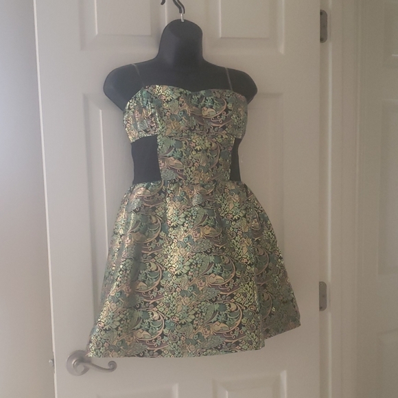 Metalic colored prom dress size large - Picture 1 of 5
